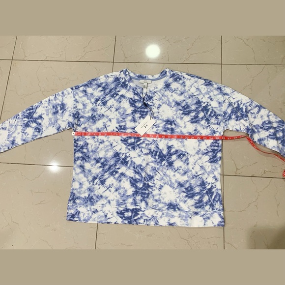 H Halston Studio - Crew Neck Long Sleeve Sweatshirt - Picture 4 of 6